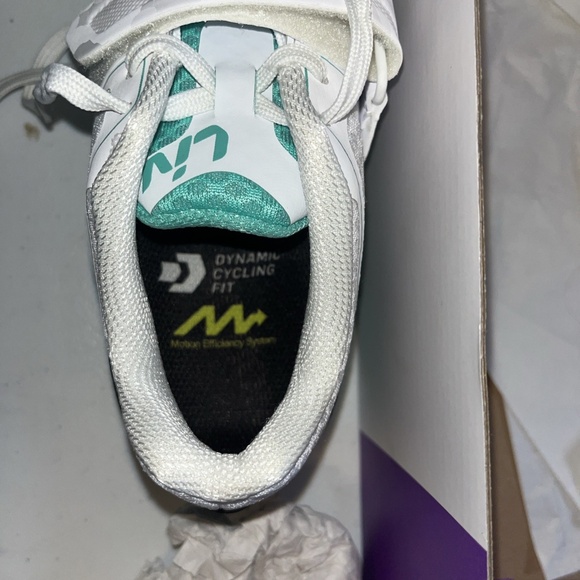 Liv Avida Indoor Cycling Shoe Spin. White. Size 7 US, 37 EU. 2 Bolt Cleat - Picture 7 of 7